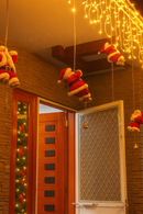 Papai Noel Musical que Sobe e Desce na Corda - LarViva